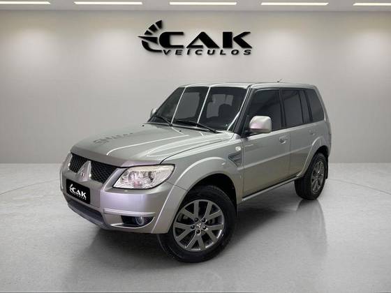 MITSUBISHI PAJERO TR4 2.0 4X2 16V 140CV FLEX 4P AUTOMÁTICO MITSUBISHI PAJERO TR4 2.0 4X2 16V 140CV FLEX 4P AUTOMÁTICO